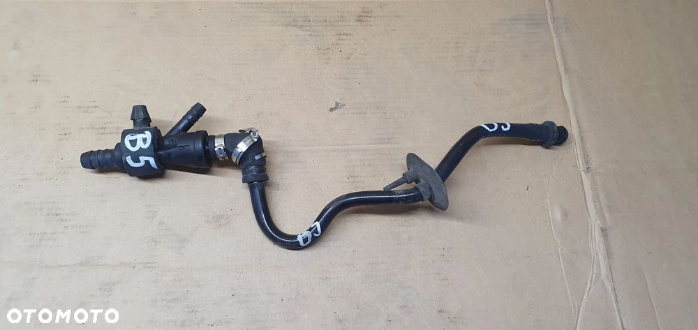 Przewód rurka podciśnienia zaworek VW Passat B5 058133753B - 1