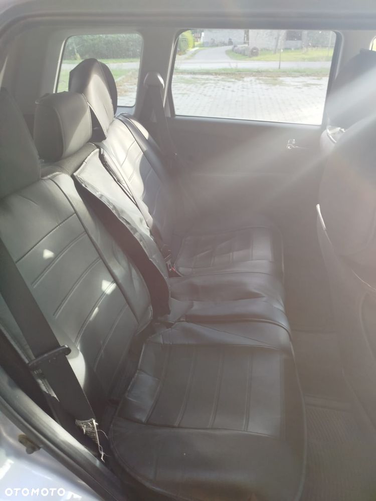 Mitsubishi Outlander 2.4 Dakar - 9