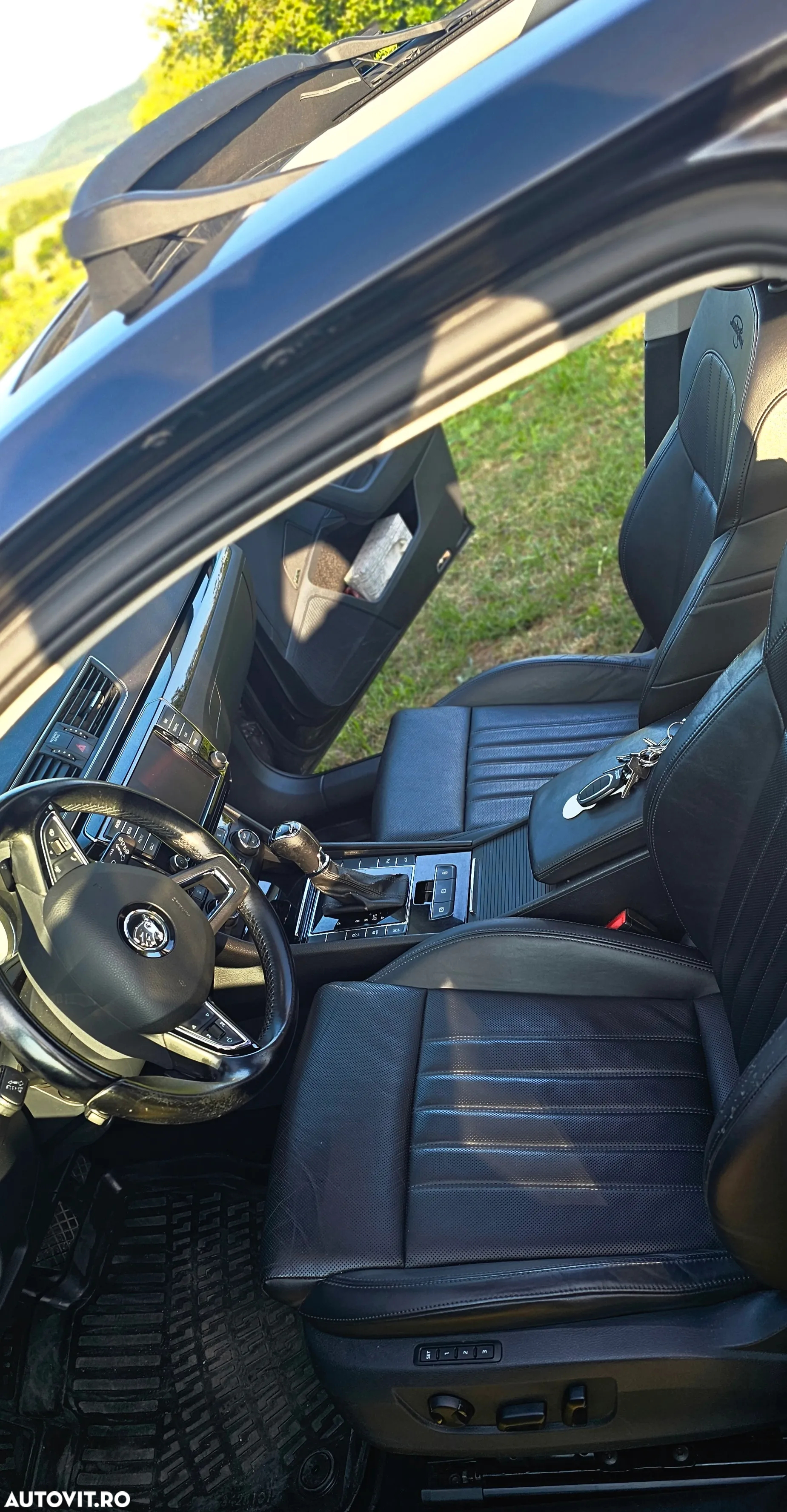 Skoda Superb 2.0 TDI DSG Laurin & Klement - 23