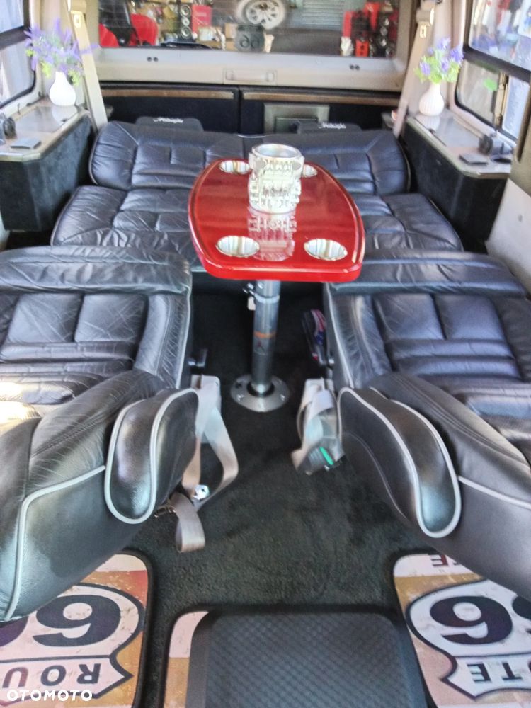 Chevrolet Astro - 26