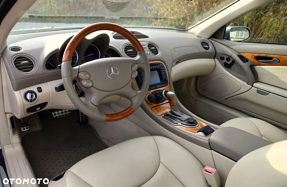 Mercedes-Benz SL - 28
