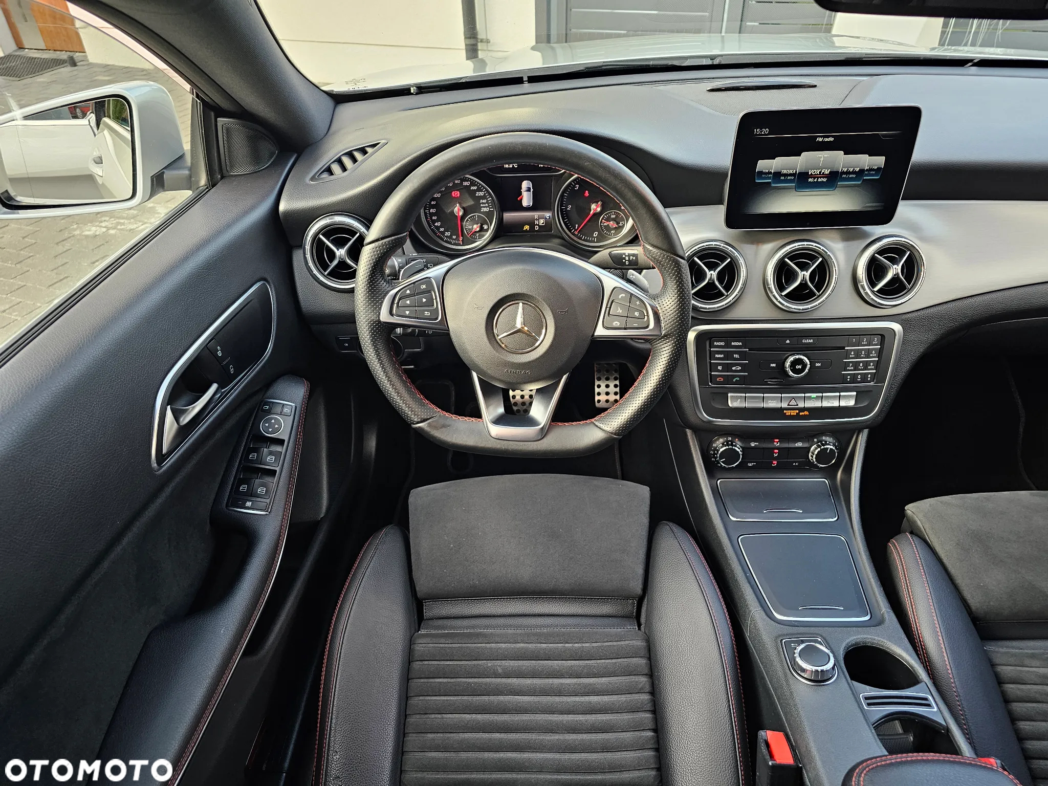 Mercedes-Benz CLA Shooting Brake 180 d 7G-DCT AMG Line - 16