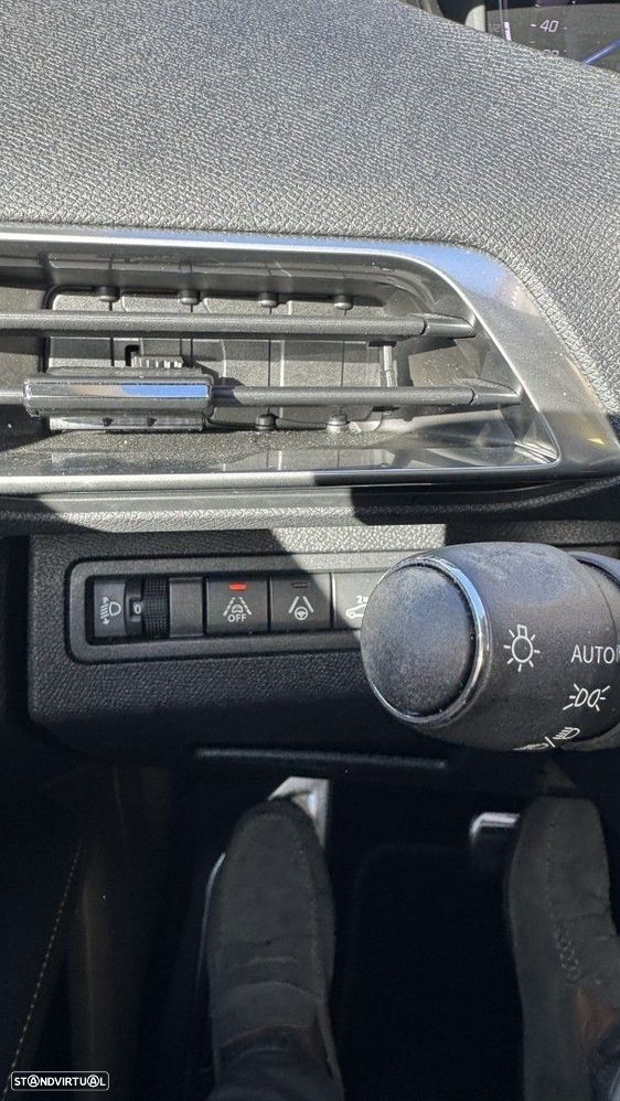 Peugeot 5008 1.2 PureTech Allure Pack EAT8 - 28