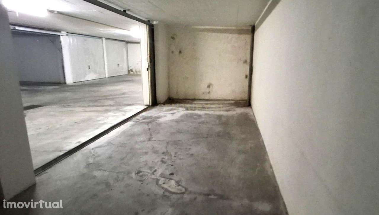 Garagem Fechada à Venda no Centro da Póvoa de Varzim! - Grande imagem: 3/9