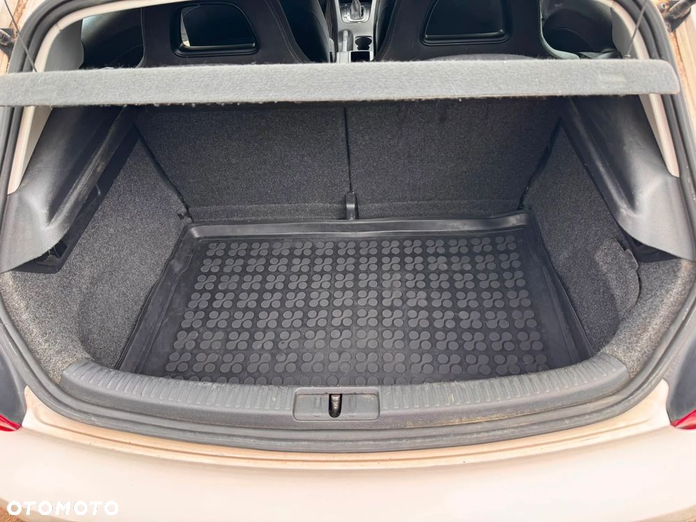 Volkswagen Scirocco 1.4 TSI DSG - 12
