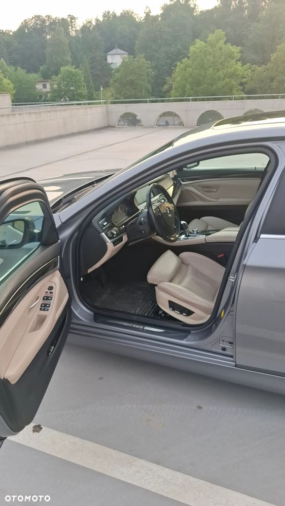 BMW Seria 5 535i xDrive - 13