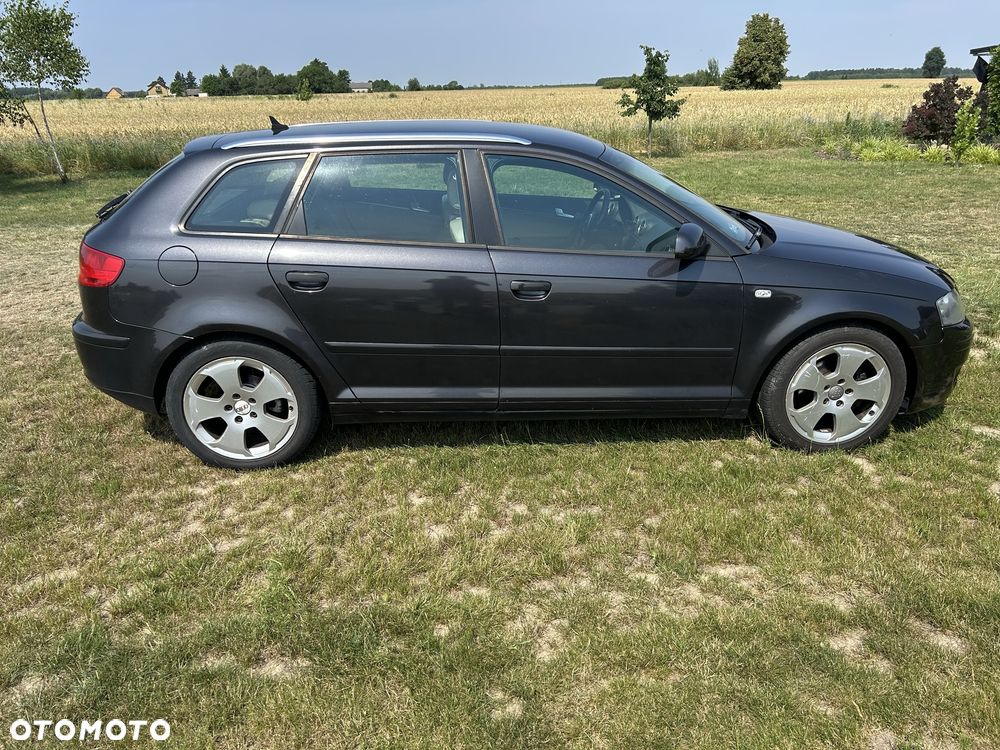 Audi A3 Sportback - 2