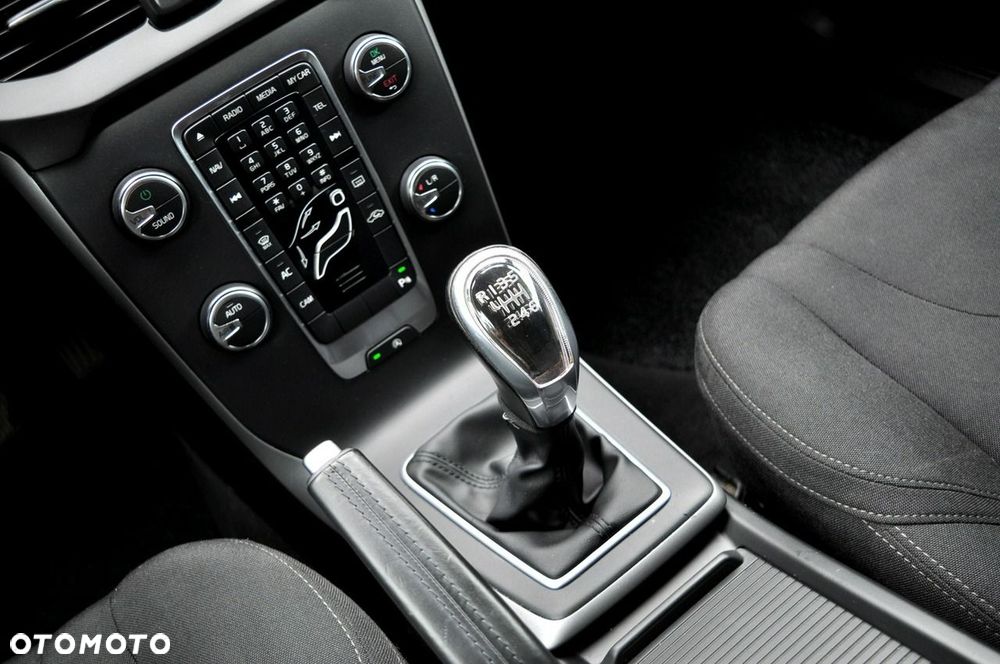 Volvo V40 D2 Momentum - 22