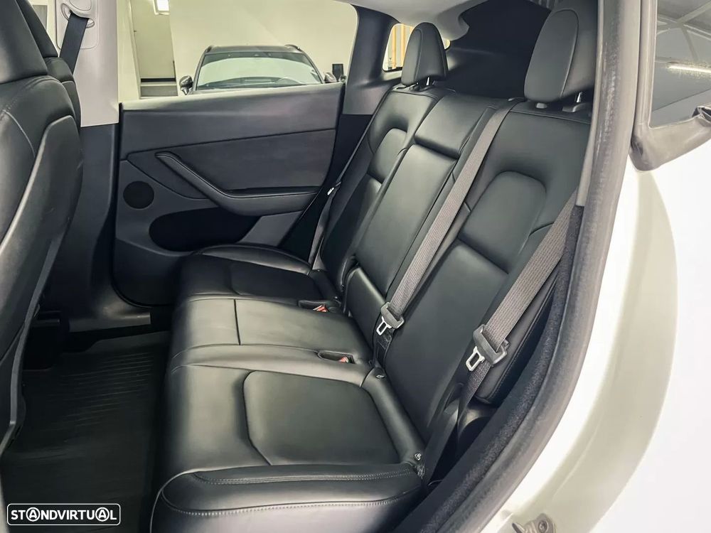 Tesla Model Y Long Range Dual Motor AWD - 10