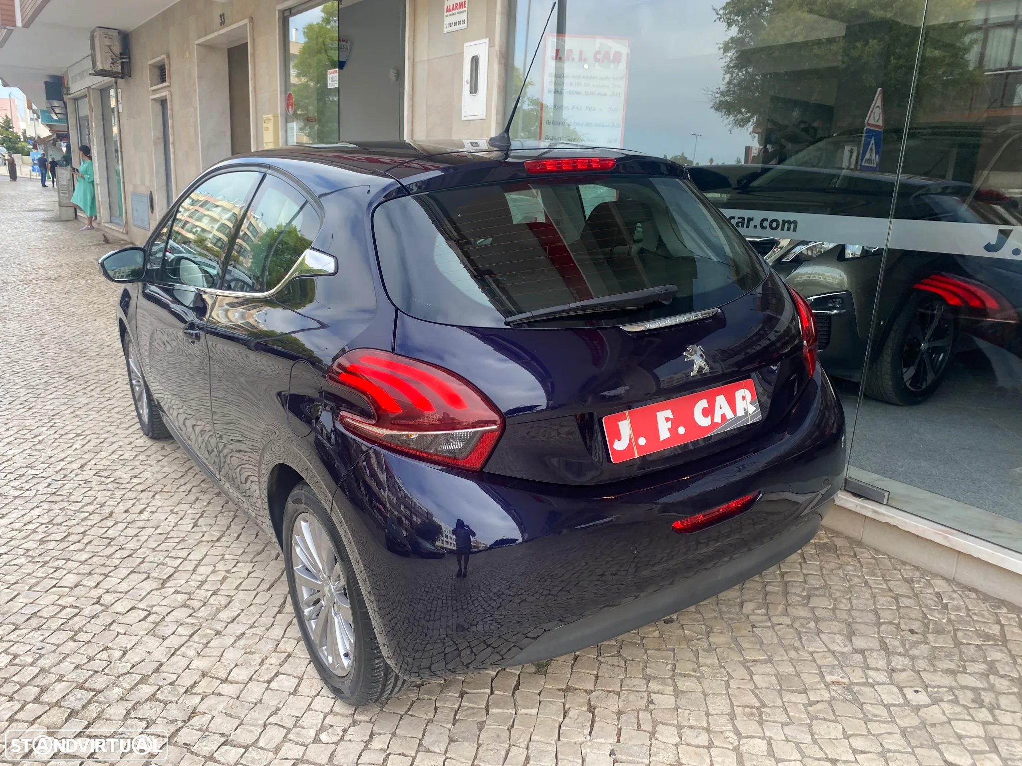 Peugeot 208 1.2 PureTech GT Line - 8