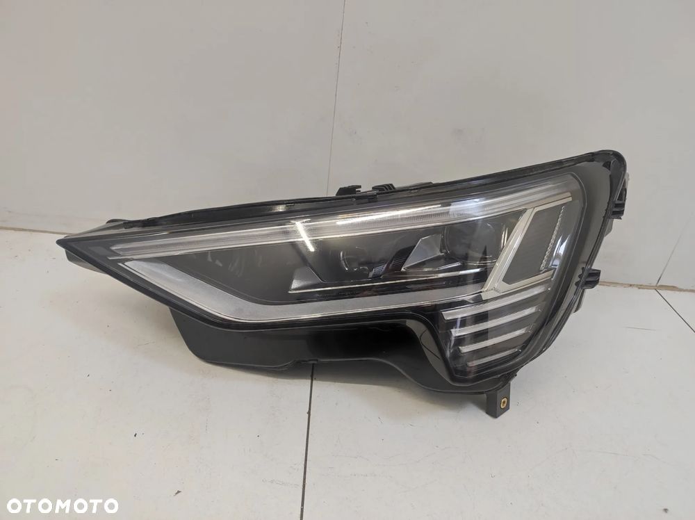 Lampa reflektor full led eu lewy przód Audi Q8 e-tron etron - 1