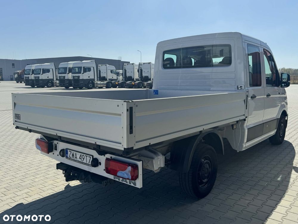 MAN 4X4 / TGE 3.140 DOKA 7-osobowa - 8