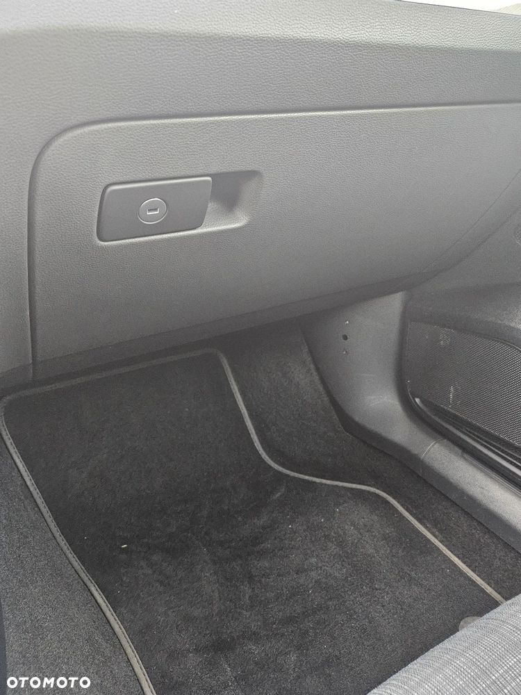 Volkswagen Passat Variant - 17