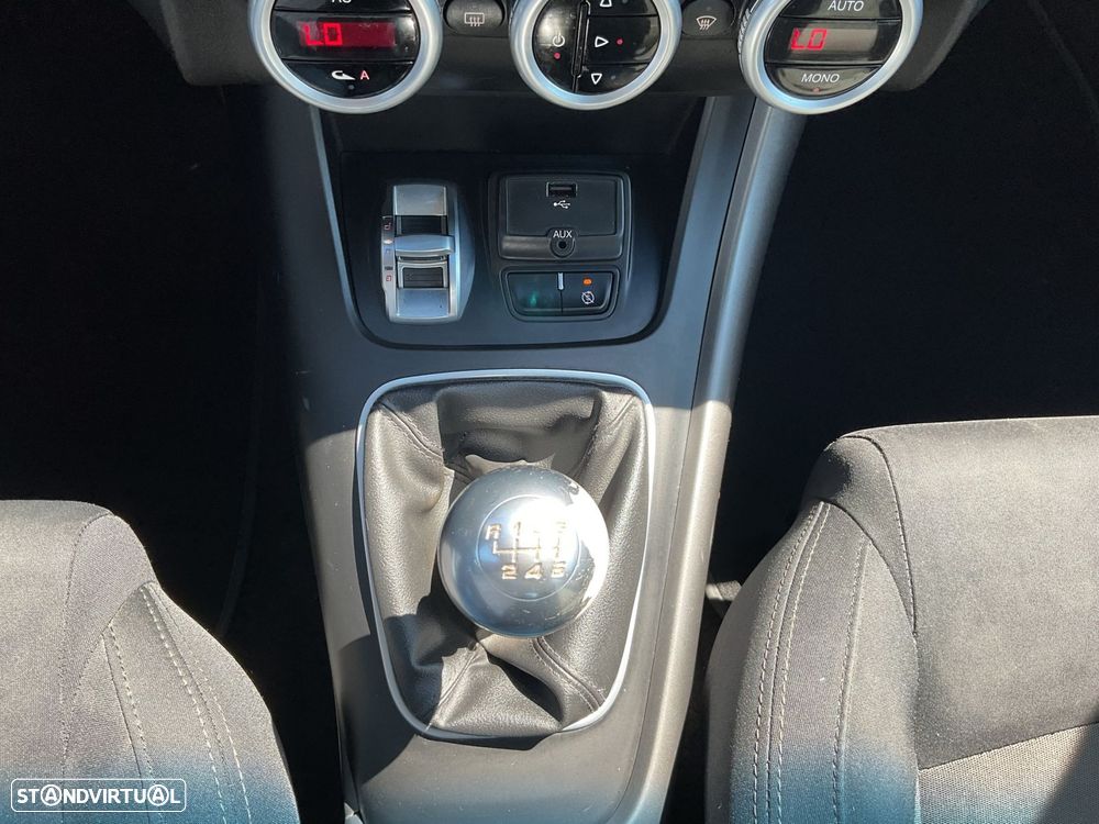 Alfa Romeo Giulietta 1.6 JTDM Exclusive - 28