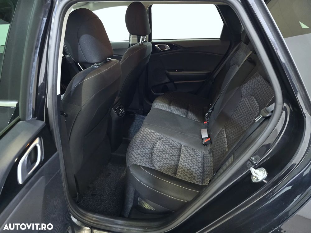 Kia Ceed 1.6 GDI 6DCT PHEV Vision - 12