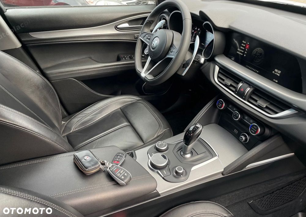 Alfa Romeo Stelvio - 18