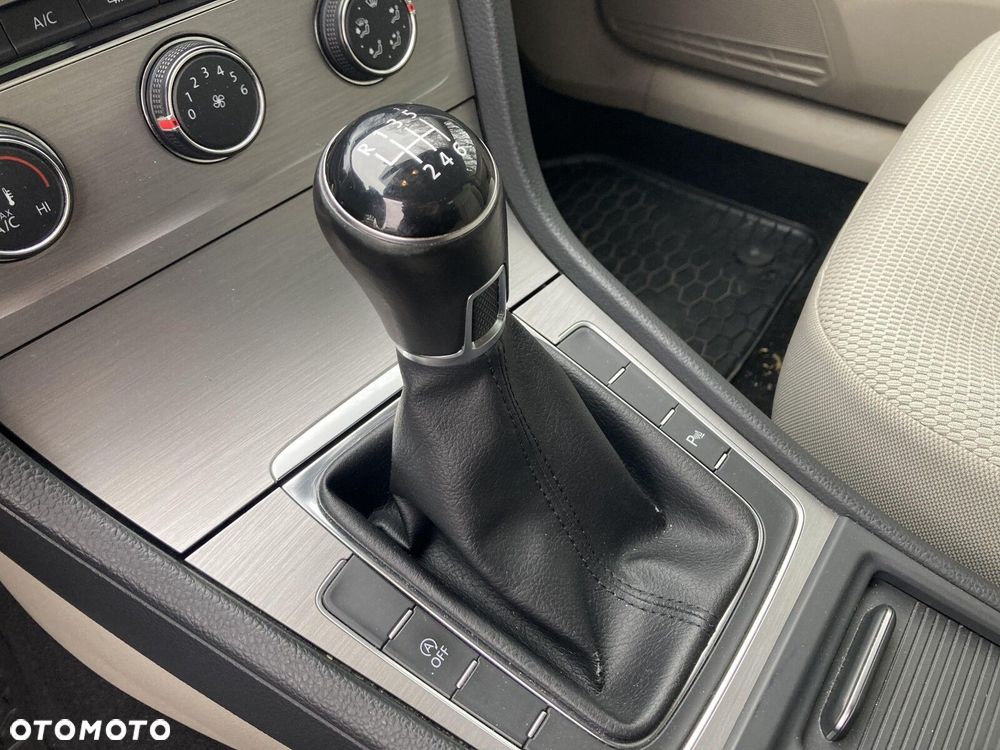 Volkswagen Golf 1.2 TSI BMT Comfortline - 20