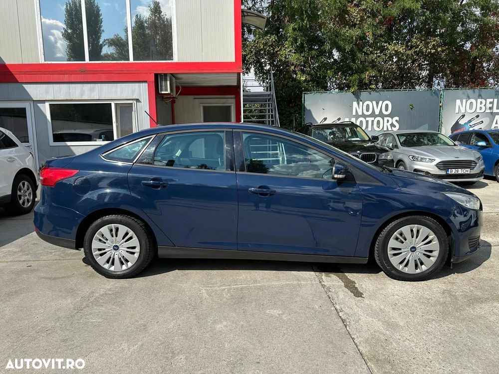 Ford Focus 1.5 TDCi Powershift Titanium - 4