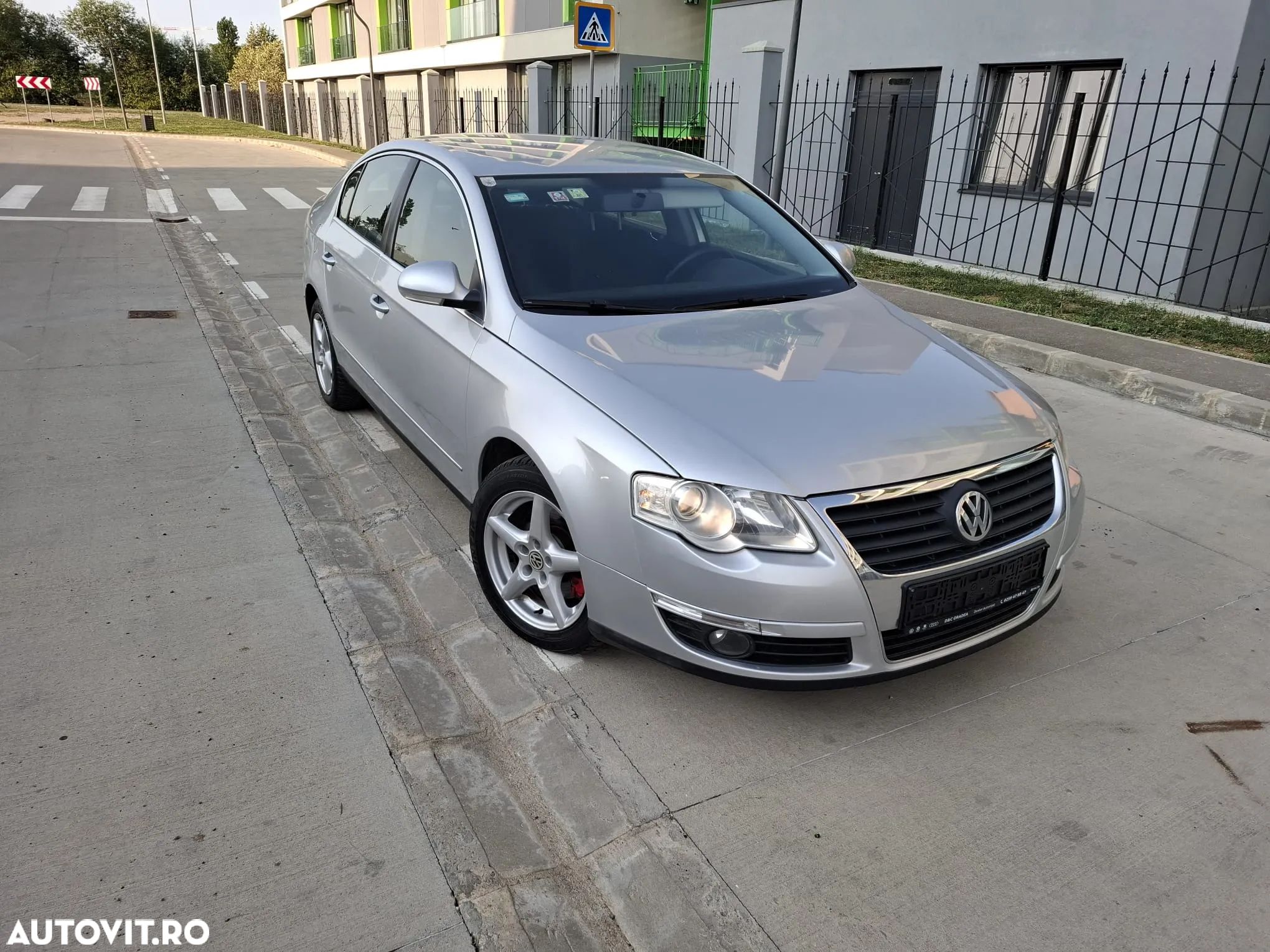 Volkswagen Passat - 1