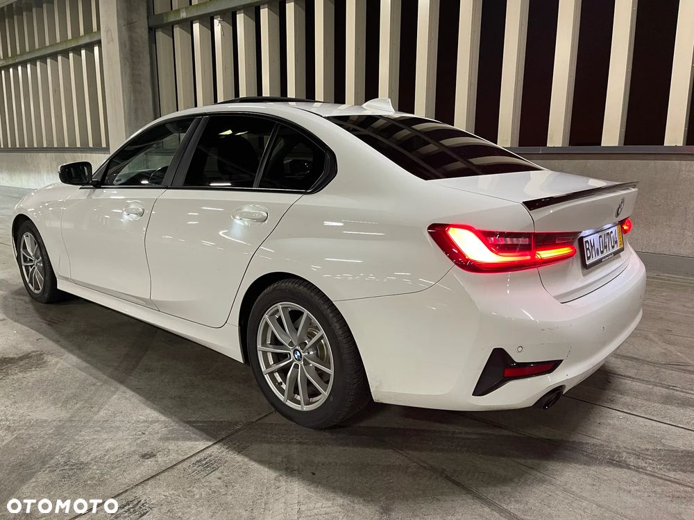 BMW Seria 3 320d Sport Line Shadow - 2