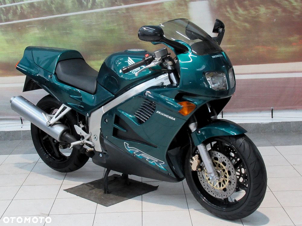 Honda VFR - 2