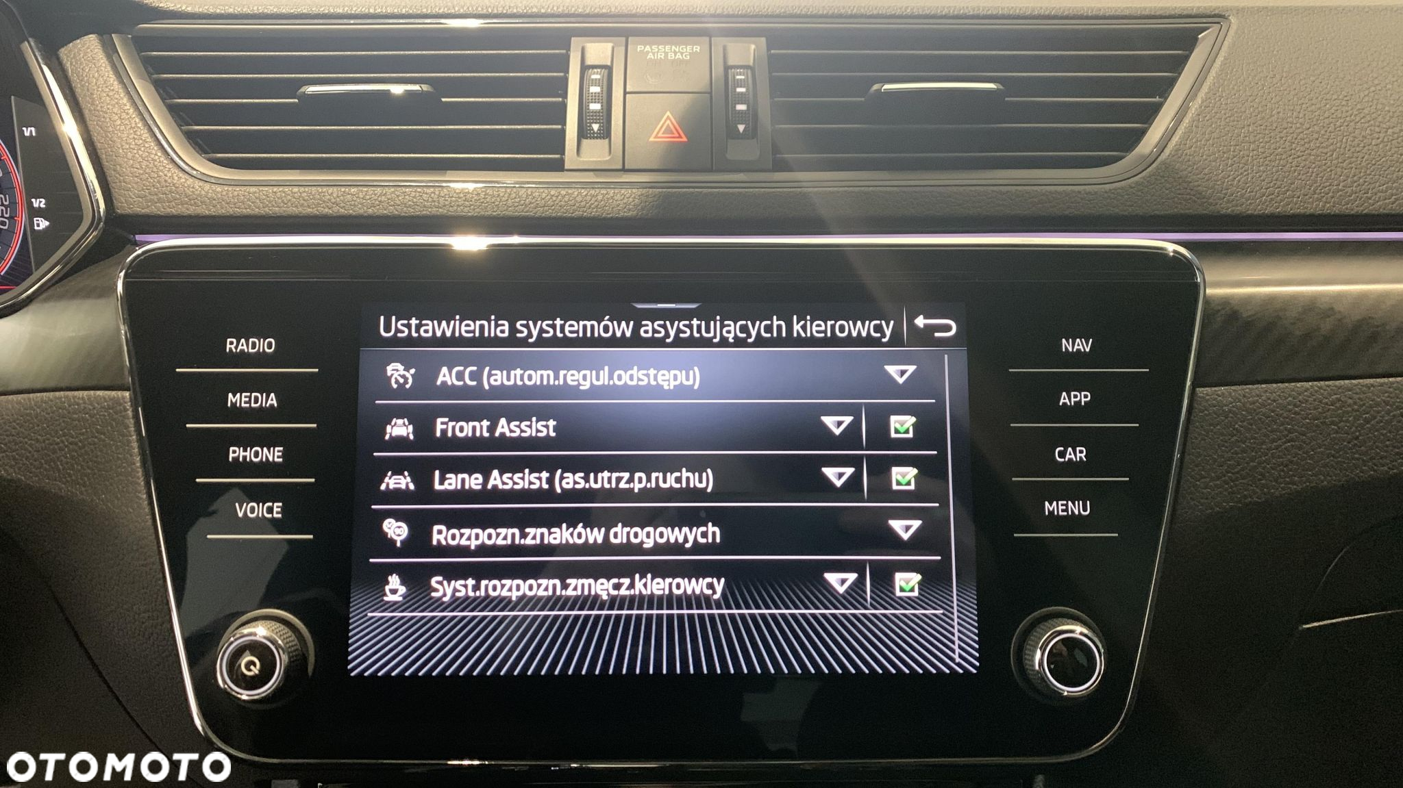 Skoda Superb 2.0 TDI SCR 4x4 Sportline DSG - 28