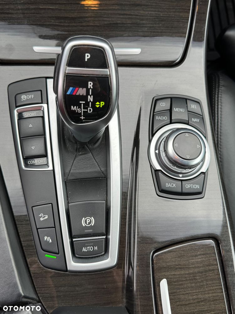 BMW Seria 5 M550d xDrive - 24