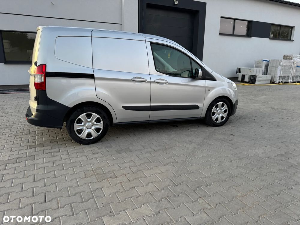 Ford Transit Courier - 2
