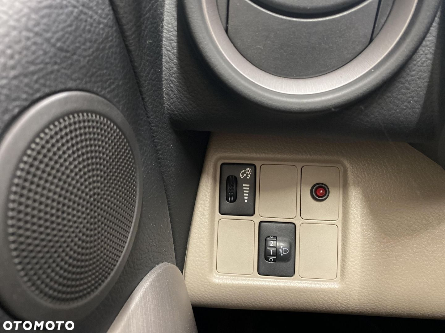 Toyota RAV4 - 16