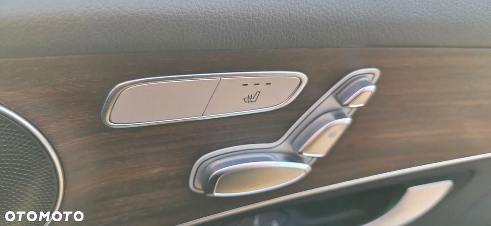 Mercedes-Benz GLC 300 4Matic 9G-TRONIC AMG Line - 26