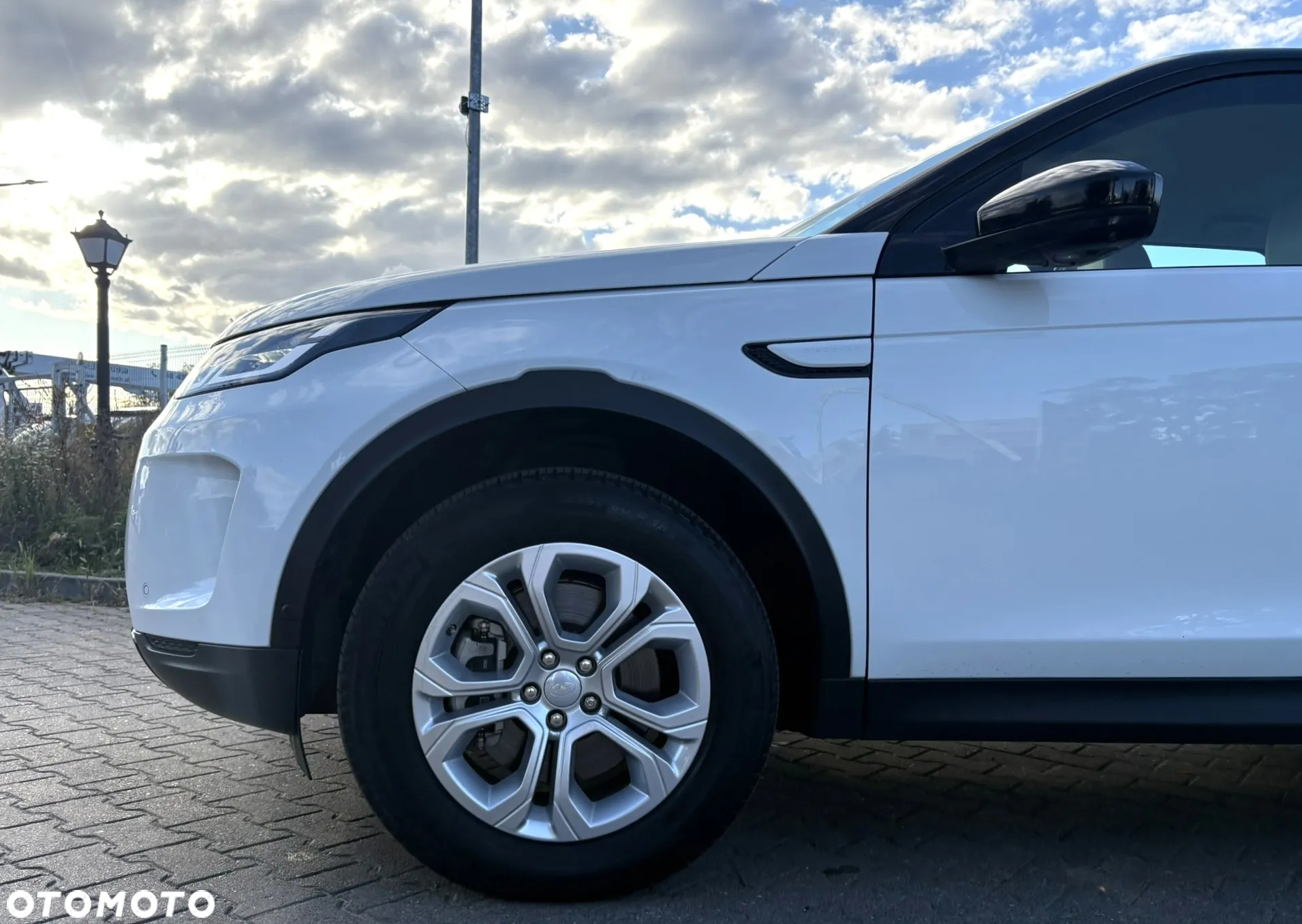 Land Rover Discovery Sport 2.0 P200 mHEV S - 6