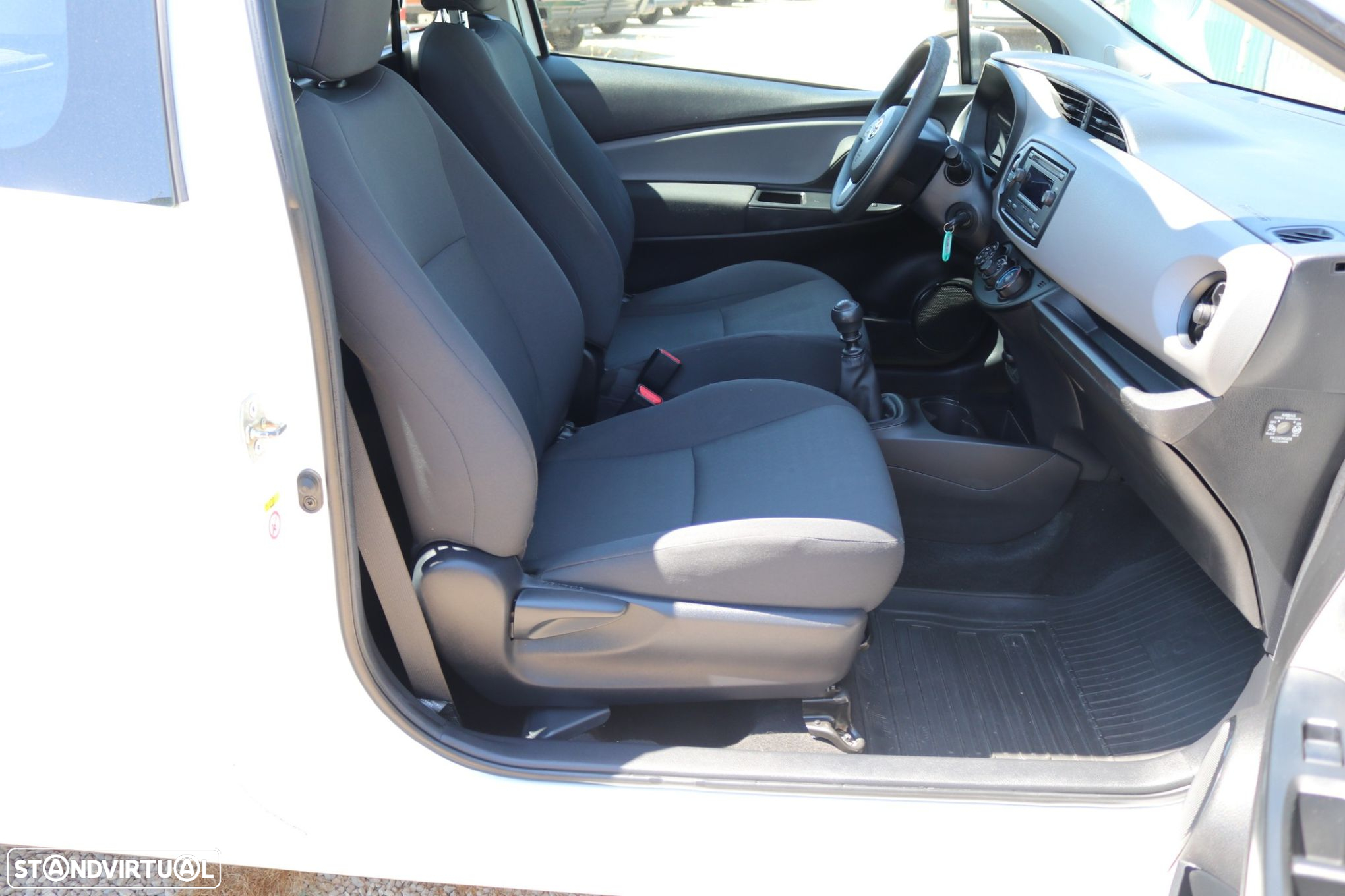 Toyota Yaris 1.4 D-4D BIZZ C/Iva Incluído - 17