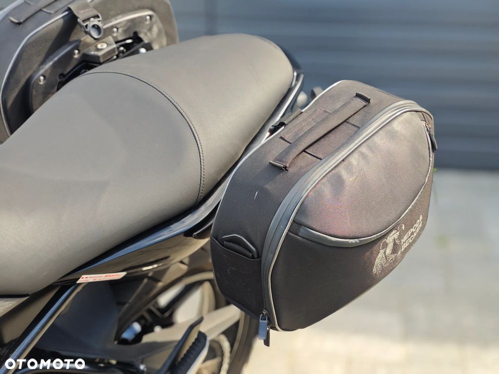 Kawasaki ER - 17