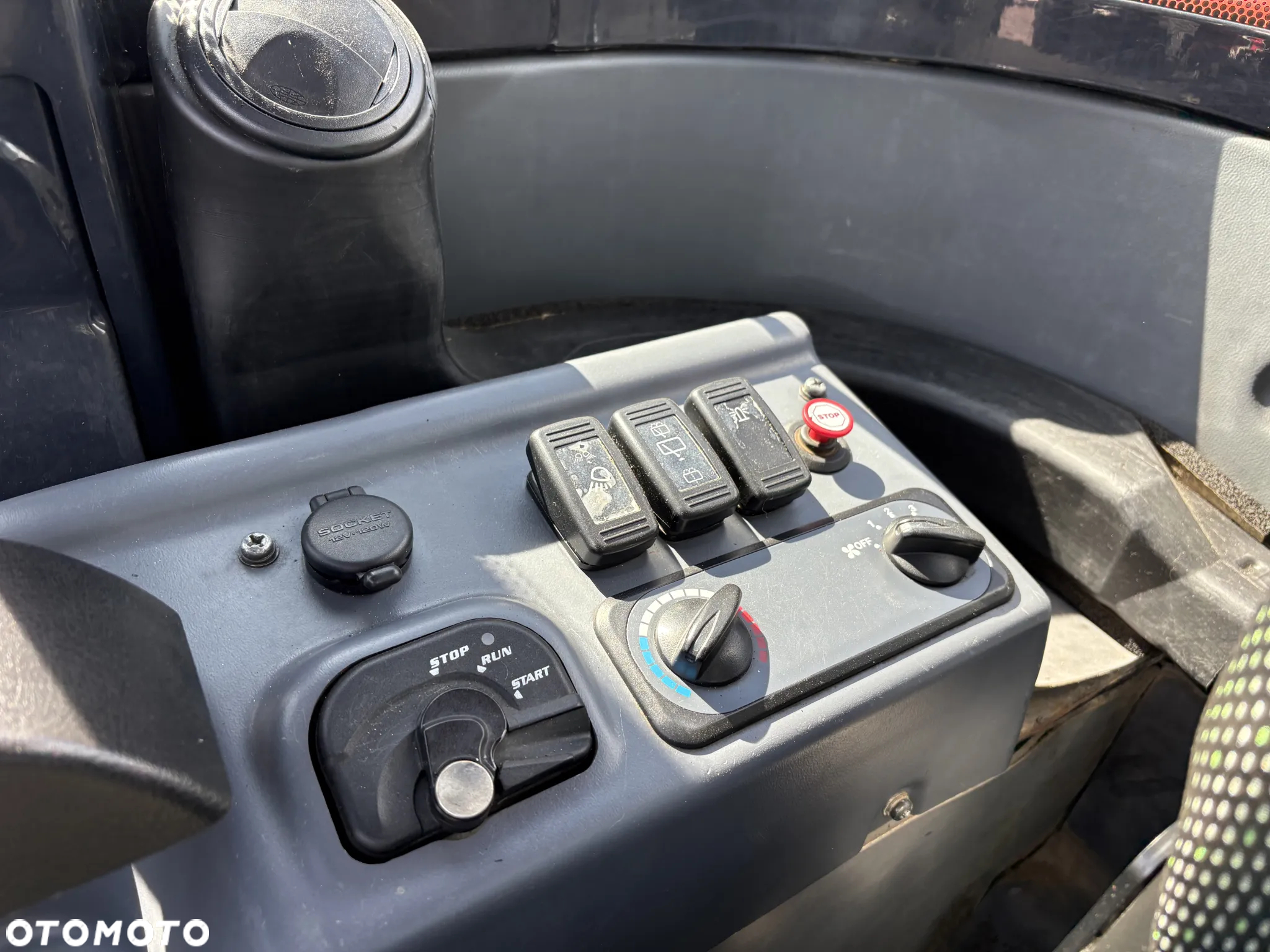 Kubota R082 - 31