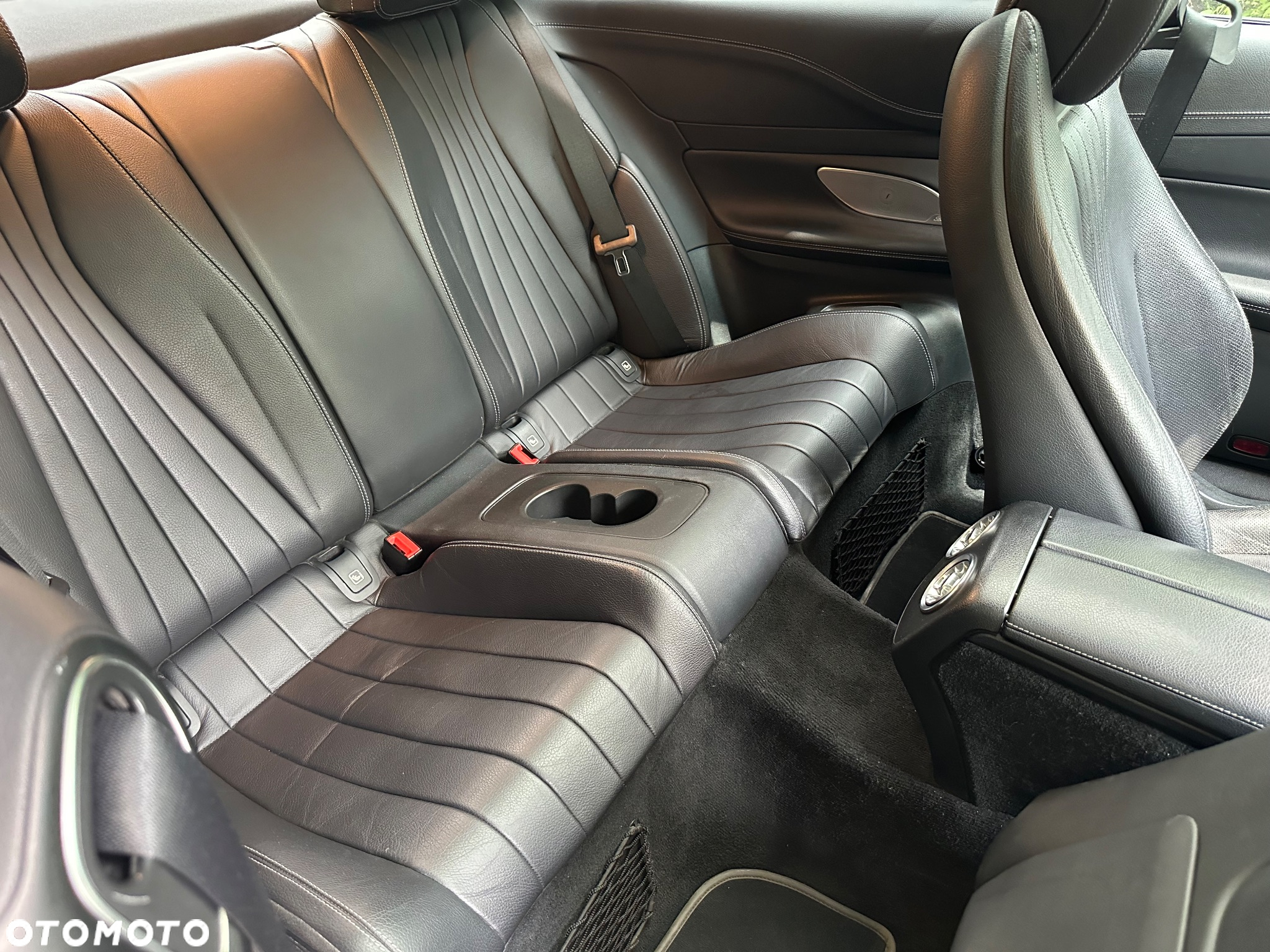 Mercedes-Benz Klasa E 220 d Coupe 4-Matic 9G-TRONIC - 10