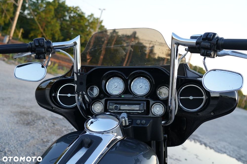 Harley-Davidson Touring Street Glide - 10