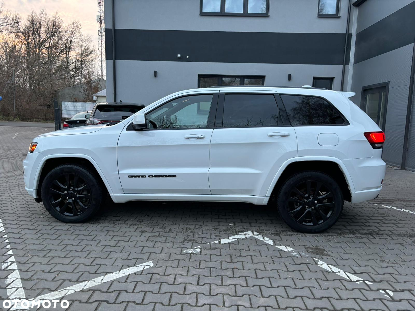 Jeep Grand Cherokee - 6