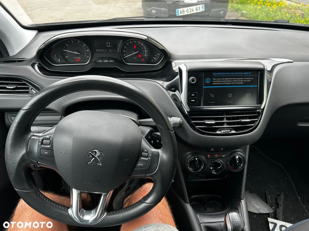 Peugeot 208 - 22