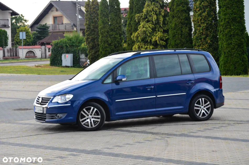 Volkswagen Touran 2.0 TDI DPF Highline - 11