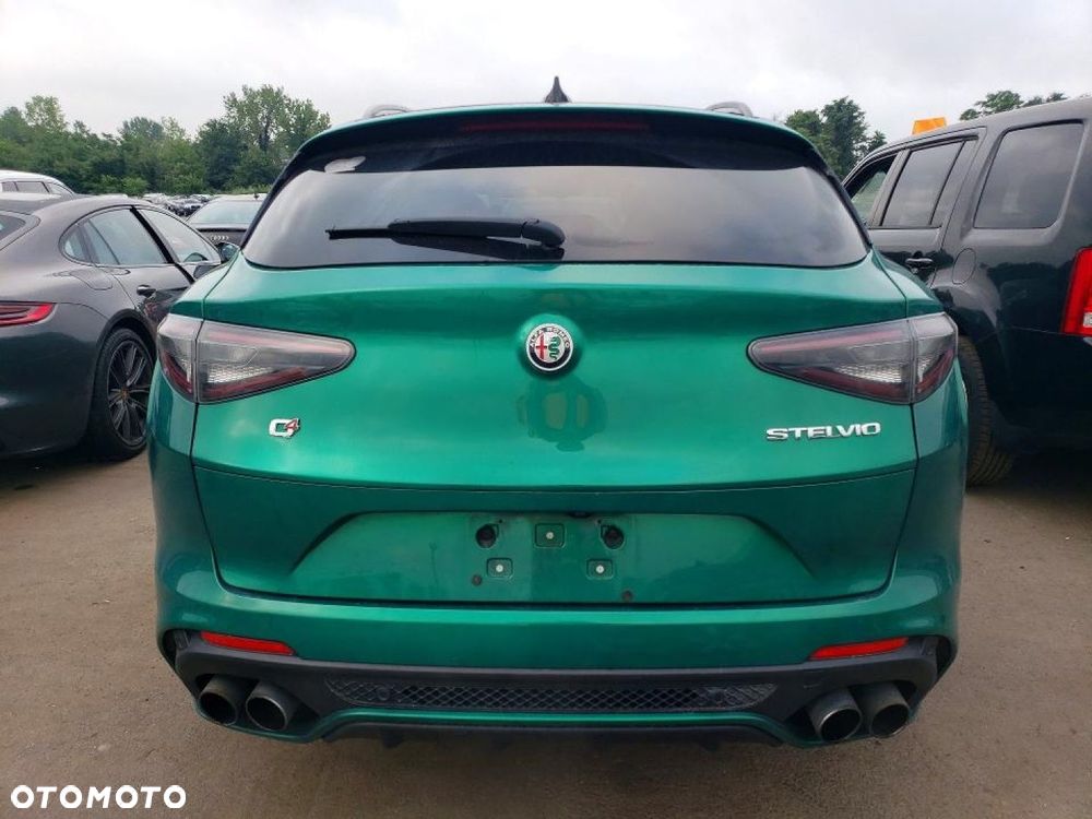 Alfa Romeo Stelvio - 6