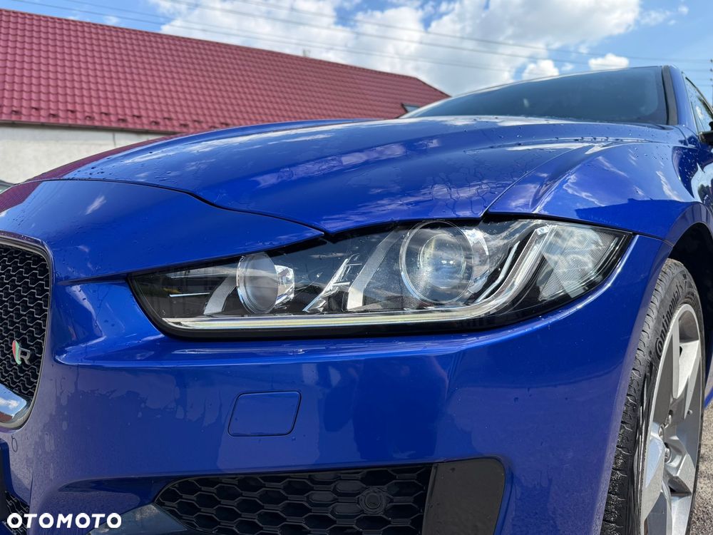 Jaguar XE 2.0 D AWD R-Sport - 14
