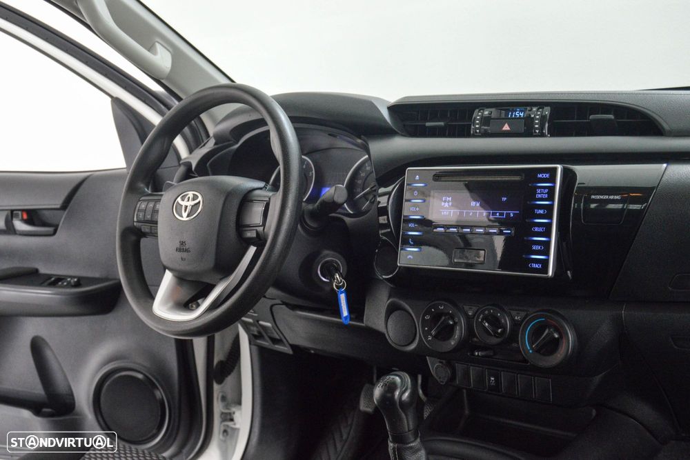 Toyota Hilux 2.4 D-4D 4X2 Cabine Extra 3L - 26