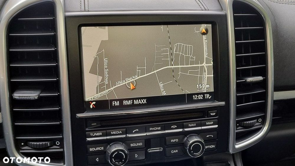 Porsche Cayenne - 18