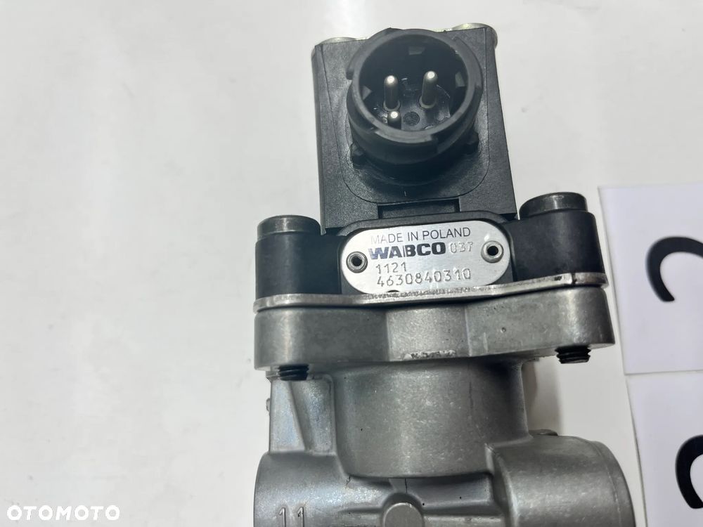 Zawór sterujący osią podnoszoną ECAS Wabco 4630840310 - 2