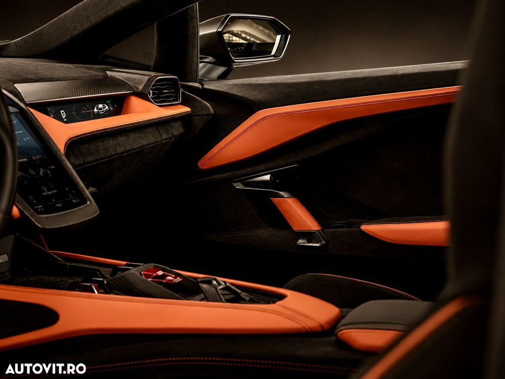 Lamborghini Revuelto - 14