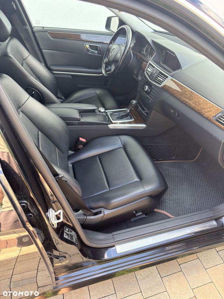 Mercedes-Benz Klasa E 220 CDI BlueEff - 20