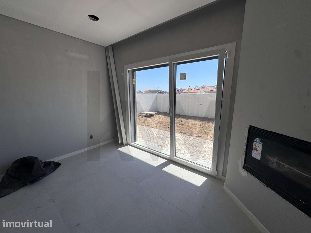 Moradia Geminada T3 com 2 suites, centro Fernão Ferro - Grande imagem: 4/32