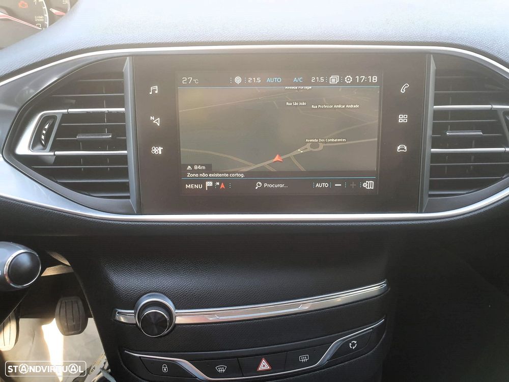 Peugeot 308 1.6 BlueHDi Allure J17 - 24