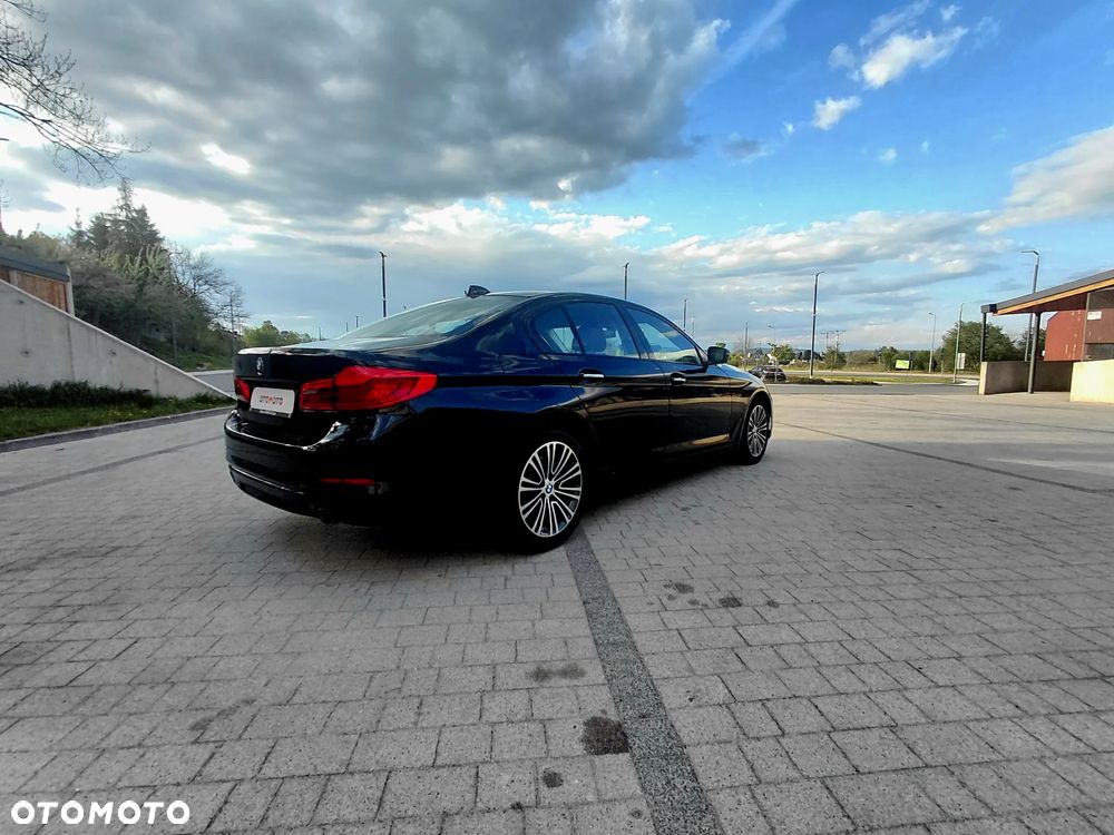 BMW Seria 5 525d Sport Line - 33