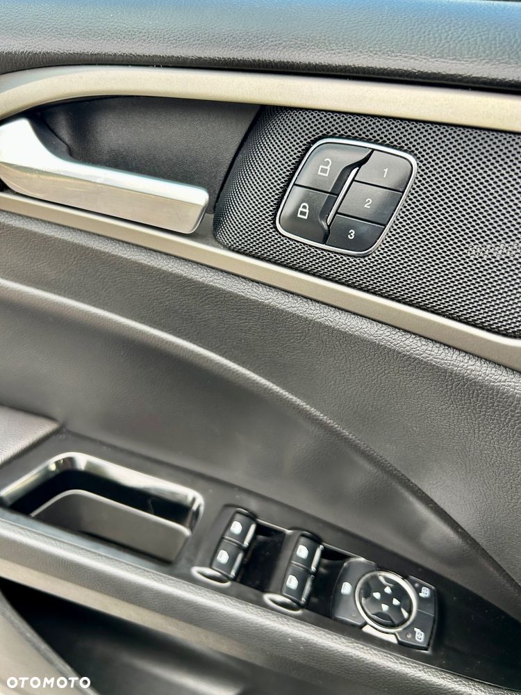 Ford Fusion - 14